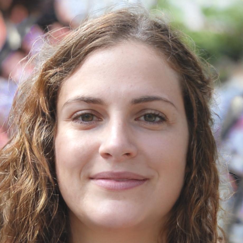 Portrait de Marie Dubois, cliente satisfaite